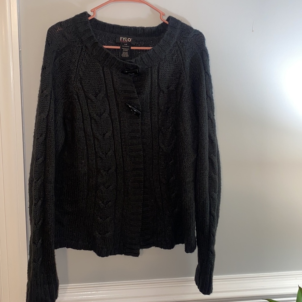 COPY - 🛍✨FYLO Black Sweater Size Large!✨